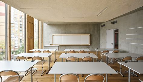 Simone Veil School Complex by Dominique Coulon & Associés, Colombes, France | Architectural Record David Romero, Classroom Architecture, Paris Suburbs, Simone Veil, Classroom Interior, Tuition Centre, Modern Classroom, Fotografi Urban, School Interior