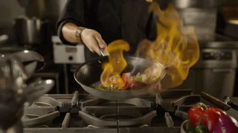 Cooking Gif, Eating Gif, Cooking Aesthetic, Chef Work, Fire Cooking, Cooking Chef, Chinese Cooking, Cooking School, Cooking Show