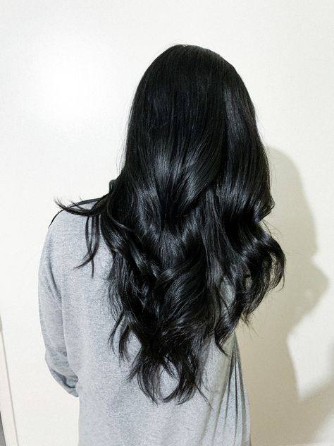 Black Hair Wavy Medium, Black Wavy Long Hair, Silky Wavy Hair, Dark Wavy Hair Aesthetic, Healthy Wavy Hair, Wavy 2b, Wavy Black Hair Aesthetic, Wavy Dark Brown Hair Aesthetic, Jet Black Hair Wavy