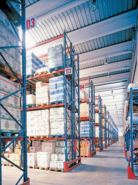 Pallet Racks | Pallet Racking - Interlake Mecalux Factory Design Exterior, Warehouse Floor Plan, Factory Layout, Warehouse Layout, Warehouse Pallet Racking, Warehouse Racking, Industrial Racks, Bathroom Accessories Design, Housewares Store