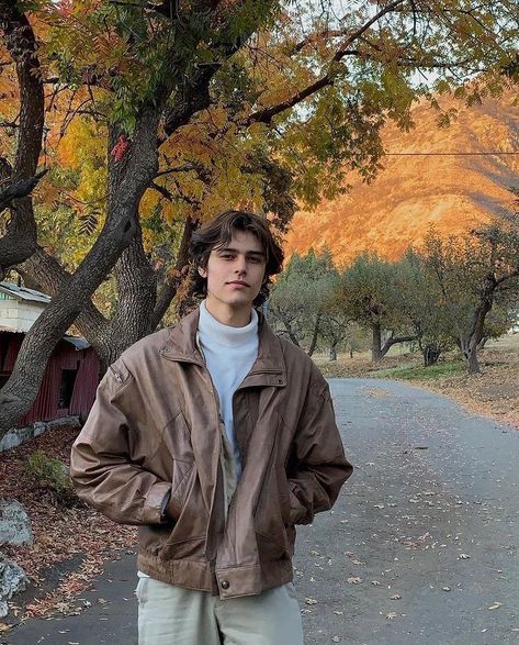 fall aesthetic vibes Italy Aesthetic Outfit, Old Money Aesthetic Boys, Old Money Outfits Men, Money Clothes, Polished Man, Guys Fits, Old Money Outfits, Guy Fits, Aesthetic Outfits Men