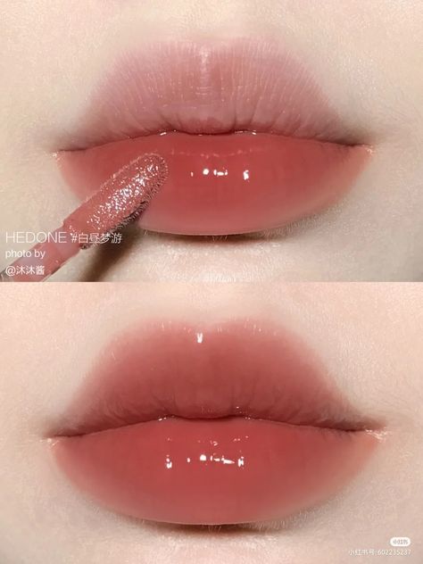 Korean Plump Lips, Heart Shaped Lips Korean, Korean Ombre Lips, Korean Lip Filler, Korean Lips Tutorial, Gradient Lips Korean, Ideal Lips, Korean Lip Makeup, Asian Lips