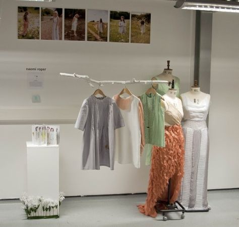 Apparel Exhibition Booth Design, Fashion Art Exhibition Display, Dress Exhibition Display, Clothes Exhibition Display, Fashion Design Exhibition Display, Exhibition Design Fashion, Clothing Exhibition Display Ideas, Fashion Exhibition Display Ideas, Textile Exhibition Display