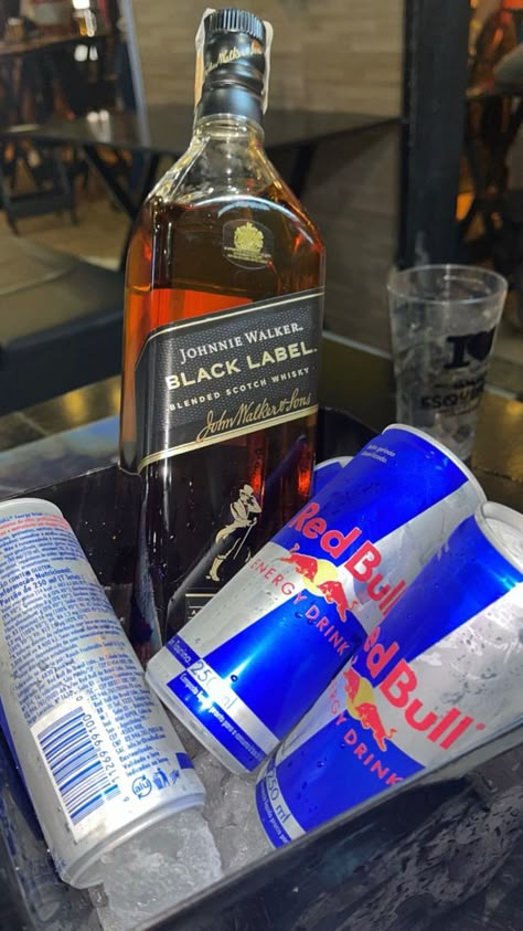 Fake Story Whisky, Whisky Fake Story, Fake Story Bebida, Whisky Black Label, Starbucks Pictures, Do Good Quotes, Neymar Vs, Daaru Party Pic, Johnnie Walker Black