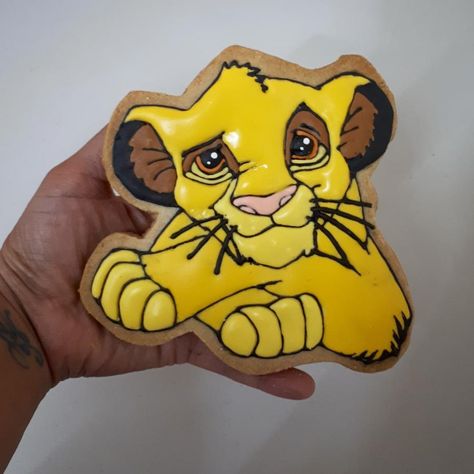 Simba Cookies, King Cookies, Royal Icing Piping, Icing Tools, Enchanted Party, Lion King Cakes, Cake Piping, Icing Colors, Piping Icing