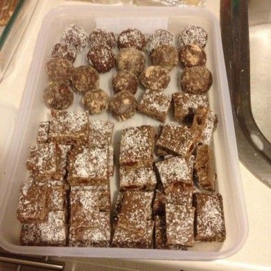 Turkish delight Tim tam slice and balls Tim Tam, No Cook Desserts, Turkish Delight, Sweets Recipes, Sweet Stuff, Sweets Treats, Rice Krispie Treat, Sweet Treat, No Cook Meals