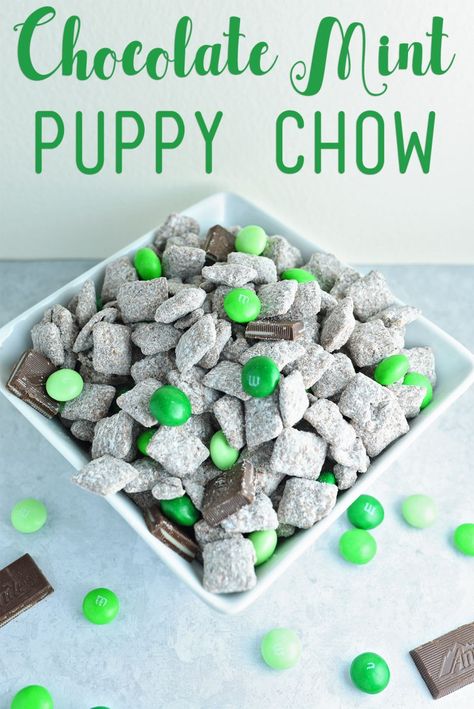 Mint Puppy Chow, Chocolate Puppy Chow, Puppy Chow Chex Mix, Chex Mix Recipes Original, Puppy Chow Christmas, Puppy Chow Chex Mix Recipe, Chex Mix Puppy Chow, Chow Puppy, Muddy Buddies Recipe