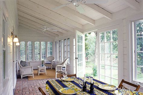 Farmhouse Sunroom, Sunroom Makeover, Dream Porch, Traditional Porch, Porch Design Ideas, Four Seasons Room, Sunroom Addition, Cottage Porch, Three Season Room