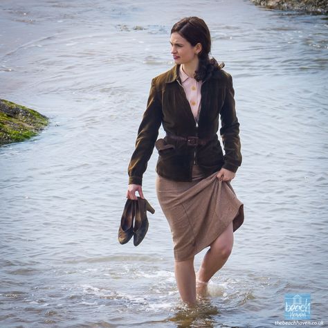 Lily James Guernsey, The Guernsey Literary And Potato, Potato Peel Pie, Potato Peel Pie Society, Michiel Huisman, The Guernsey Literary, Tv Clothes, Jessica Brown Findlay, Movies Quotes Scene