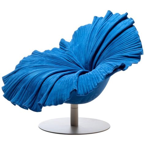 𝒸𝒽𝒶𝓁𝓊𝓀𝓎𝒶 on Twitter: "microfibre and resin ‘bloom chair’ by kenneth cobonpue… " Kenneth Cobonpue, Poltrona Design, Single Sofa Chair, Art Chair, Leisure Chair, Furniture Hacks, Modern Lounge Chairs, Modern Lounge, Contemporary Bedroom