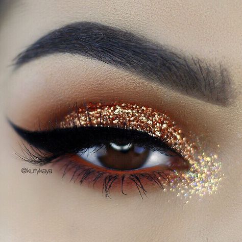 1,063 Likes, 35 Comments - Jasmine D. (@kurlykaya) on Instagram: “ @anastasiabeverlyhills #modernrenaissance palette @norvina  #abhbrows in ebony…” Mat Makeup, Glitter Makeup Tutorial, Make Up Tutorials, Metallic Eyes, Glitter Eye Makeup, Smink Inspiration, Makijaż Smokey Eye, Winged Liner, Glitter Eyes