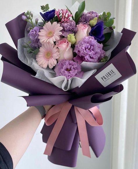 Purple Flower Bouquet, Flower Boquet, Luxury Flower Bouquets, Origami And Quilling, Boquette Flowers, Flower Vase Arrangements, Paper Bouquet, Arrangement Ideas, Dance Recital