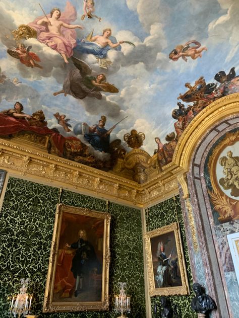 Greek Ceiling Painting, Cathedral Ceiling Painting, Versailles Ceiling, Romance Room, Mural Ceiling, Ceiling Paintings, Bistro Interior, Victorian Ceiling, Ceiling Mural