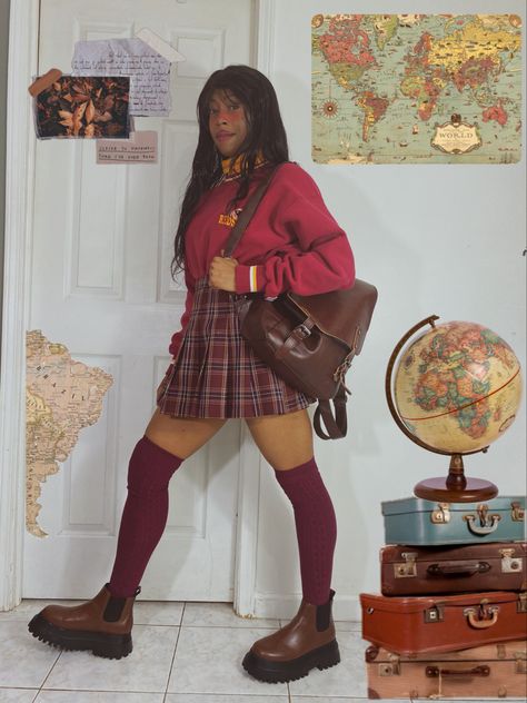 Follow Outfit_queenkatjoleen on Instagram for more aesthetic outfit ideas! Gryffindor Aesthetic Outfit, Gryffindor Inspired Outfits, Gryffindor Outfit, Gryffindor Aesthetic, Video Game Character, Potter Aesthetic, Black Hipster, Academia Clothes, Dark Academia Fashion