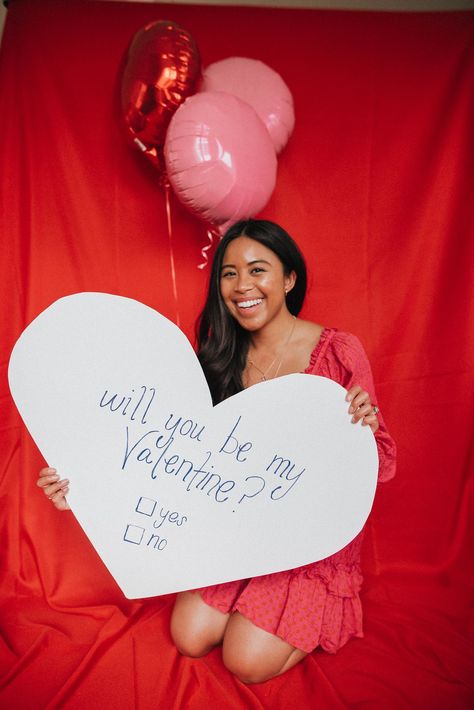 Valentine Backdrop, Weekend Images, Day Party Ideas, Valentine Photo Shoot, Valentine's Day Crafts, Diy Valentine's Day, Photo Shoot Ideas, Valentines Day Photos, Photoshoot Props