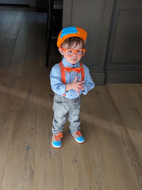 Blippi Halloween Costume Family, 2nd Birthday Blippi Theme, Blippi And Meekah Costume, Blippi Photoshoot Ideas, Blippi Theme Party, Blippi Second Birthday, Blippi 3rd Birthday Party, Blippi Theme Cake, Blipping Birthday Party