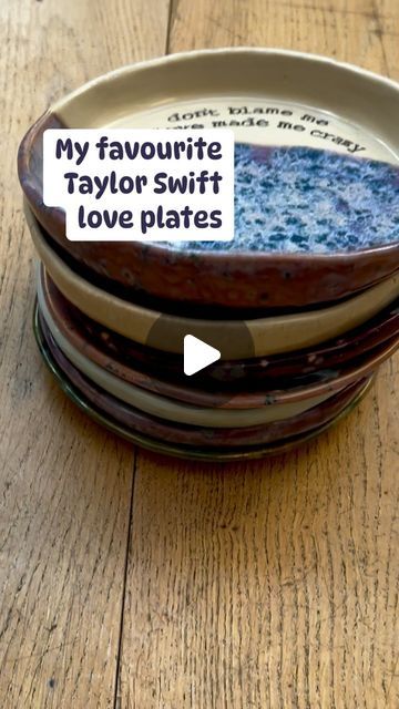 ceramicsbynea on Instagram: "For the love of Taylor Swift ❤️  All plates sold now but can be ordered as a custom order (any lyrics, colours) on my Etsy shop!   https://neaceramicsstudio.etsy.com/listing/1759321452  #taylorswift #taylornation #thetorturedpoetsdepartment #taylorswiftcollection #taylorswiftcollector #taylorswiftmerch #taylorswiftmerchandise #taylorswift #swiftie #taylorswiftuk #swifties #swiftlove #taylorgang #taylor #ceramics #pottery #ilovepottery #potterlove #potterylove #prettylittlethings #interiorstyling #homeware #kitchenware #oneofakind #handmade #unique" Pottery Painting Ideas Taylor Swift, Taylor Swift Pottery Painting, Taylor Swift Pottery, Taylors Gang, Taylor Swift Merchandise, Ceramics Pottery, Pottery Painting, Interior Styling, Taylor Swift