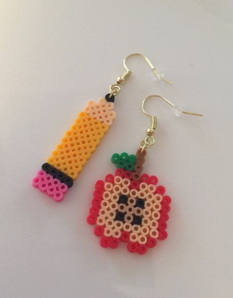 Fun Brownies, Perler Earrings, Hamma Beads Ideas, Easy Perler Bead Patterns, Melty Bead Patterns, Pearl Beads Pattern, Easy Perler Beads Ideas, Surprise Az, Hamma Beads