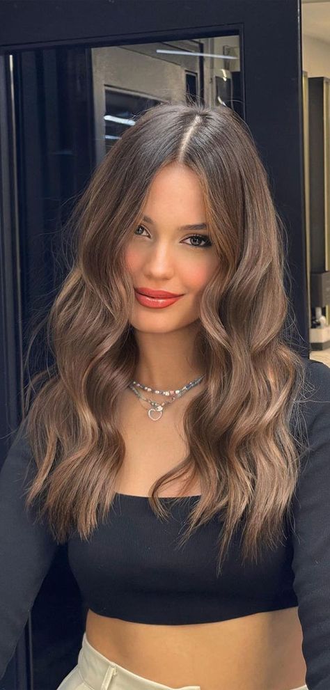 Biscuit Brunette Hair, Different Brown Highlights, Winter Hair Colours 2023, Biscuit Hair Colour, Biscuit Brown Hair, Full Brown Hair Colour, Espresso Martini Balayage, Cool Winter Hair Color Ideas, Winter Hair Colors 2023