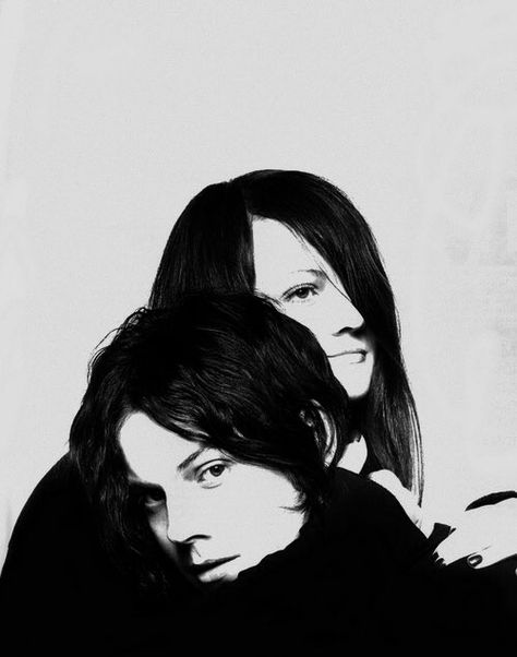 White Stripes Band, Meg White, Seven Nation Army, Mazzy Star, Stripes Wallpaper, The White Stripes, Jack White, Shades Of White, Cultura Pop