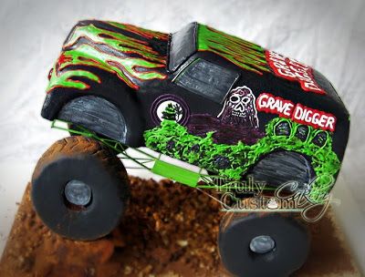 Monster Truck Cake Ideas, Monster Truck Birthday Party Ideas Food, Truck Cake Ideas, Car Cakes For Men, Monster Truck Birthday Cake, Dump Truck Cakes, Grave Digger Monster Truck, Monster Jam Birthday Party, Cake For Men