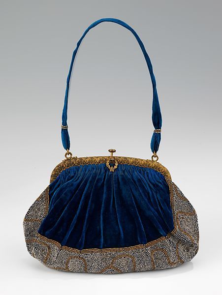 Evening purse | French | The Met Purse For Prom, Prom 2016, 1910s Fashion, Silk Purse, Summer Purses, Unique Purses, Evening Purse, Vintage Purses, Prada Handbags