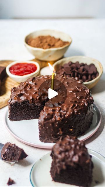 Shivesh Bhatia on Instagram: "Episode 7 of #NoOvenNoProblem ☀️, a series where I make your favourite desserts at home WITHOUT an oven 💁🏻‍♂️Indulge in guilt-free goodness this weekend with my Cooker Ragi Chocolate Cake 🥰 No refined sugar or maida, this delightful treat is just pure deliciousness❤️

Ingredients:
✨1 cup yogurt
✨½ tsp baking soda
✨½ cup butter, melted (113g)
✨¾ cup jaggery powder
✨½ tsp vanilla extract
✨¼ cup warm milk
✨½ cup ragi flour
✨½ cup whole wheat flour
✨¼ cup cocoa powder 
✨1 tsp baking powder

For the glaze 
✨1/2 cup roasted almonds, chopped
1 cup chocolate (175g), melted 
1 tbsp oil

Method 
1. Spread a layer of salt at the bottom of a cooker and set it on a low - medium  heat. Place a hollow stand in the middle and cover the cooker with its lid. If your cooker h Ragi Chocolate Cake, How To Make Cake At Home Without Oven, Cake At Home Without Oven, Desserts At Home, Ragi Flour, Jaggery Powder, Oven Recipe, Kinds Of Desserts, Dee Dee