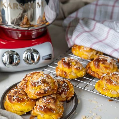 Rustic bread - Ankarsrum United States Saffron Buns, Rustic Bread, Sweet Dough, Almond Paste, Dough Bowl, Vanilla Sugar, Oven Racks, Baking Flour, Dry Yeast