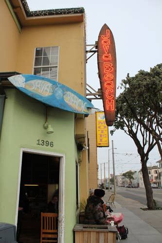 Blue Masks, Ocean Beach San Francisco, San Francisco Beach, Sunset Restaurant, San Francisco Neighborhoods, San Francisco Restaurants, Casual Restaurants, Sand Surfing, Beach Cafe