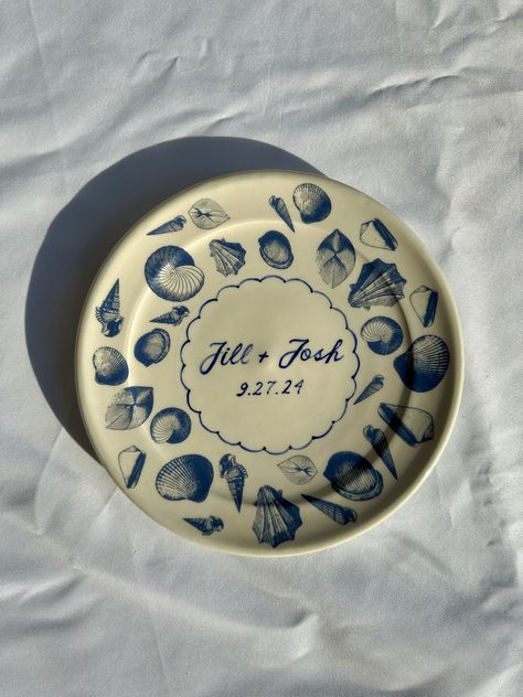 Create a Personalized Wedding Plate - Blog Wedding Plates Diy, Pottery Tips, Wedding Plate, Clay Plates, Plates Diy, Personalized Plates, Wedding Plates, Painted Plates, Stone Texture