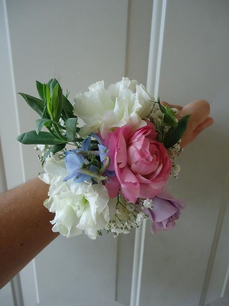 CBL123 Weddings Riviera Maya corsage pink white and blue / Bodas Riviera Maya corsage rosa azul y blanco Blue Hoco Flowers, Hoco Flowers, Corsage Pink, Prom 2024, Corsage Prom, Senior Prom, Riviera Maya, Blue Dresses, Pink White