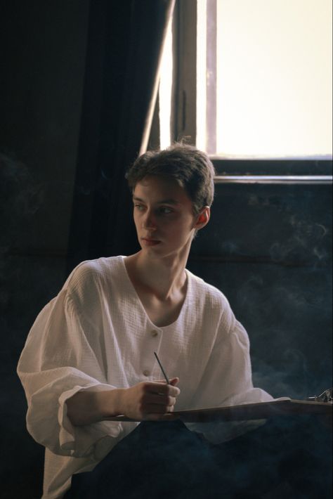 Art Breeder Nonbinary, Painter Reference Pose, Painter Boy Aesthetic, Painter Pose Reference, Male Painter Aesthetic, Contact Improvisation, Ethereal Photography, Thinking Man, Innocent Man