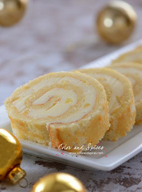 Swiss roll...with pineapple Cream Cheese Bundt Cake, Swiss Roll Cakes, Cupcake Frosting Recipes, Chocolate Roll Cake, Pineapple Desserts, Cake Rolls, Oatmeal Cream Pies, Cake Roll Recipes, Chocolate Butter