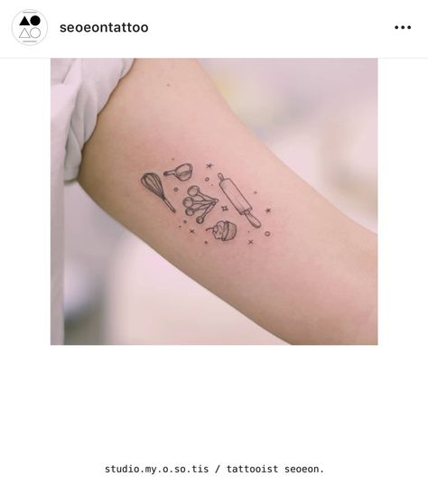 @seoeontattoo @studio.my.o.so.tis cooking/chef #tattoo Tiny Chef Tattoo, Matching Cooking Tattoos, Chef Hat Tattoo Ideas, Minimalist Baking Tattoo, Cute Baking Tattoos, Cute Chef Tattoo, Baker Tattoo Ideas Small, Small Baking Tattoo, Baking Tattoos For Women