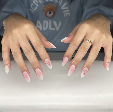 Pink Airbrush Nails, Cute Nails Almond, Pink Nails Cute, Spring Nails Pink, Punk Nails, Airbrush Nails, Girly Acrylic Nails, Simple Acrylic Nails, Plain Colour