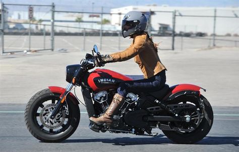 2018 new motorcycles Indian Scout Bobber Road Ride Bobber Helmets, Indian Bobber, Motorcycle Indian, Beginner Motorcycle, Indian Scout Sixty, Indian Scout Bobber, Indian Motorcycle Scout, Women Riders, Moped Motorcycle