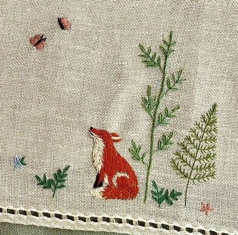 Woodland Animal Embroidery Patterns, Embroidery Forest Animals, Forest Animal Embroidery, Embroidery Shirt Ideas, Caterpillar Embroidery, Wildlife Embroidery, Embroidery Jeans Diy, Embroidery Animals, Embroidered Animals