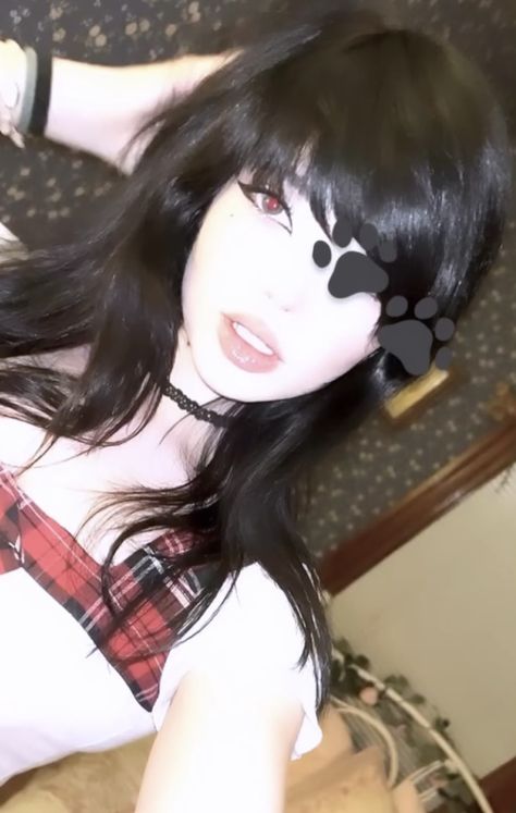 @/smilesforever0316 on insta andb@/happylittlesealpup on tt Happylittlesealpup Makeup, Emo Girl Makeup Looks, Hot Alt Makeup, Black Emo Girl Makeup, Goth E-girl Makeup, Egirl Pfp, Black Alt Girl Make Up, Beautiful Profile Pictures, Insta Pictures