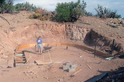 Starting work on Ian's home Earth Berm Houses, Bermed House, Cobb Houses, Berm House, Strawbale House, Cob Homes, Earth Ship, Underground House, Build My Own House