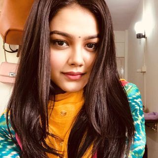 Priyal Mahajan (@priyalmahajanofficial) • Instagram photos and videos Beautiful Images Hd, Priyal Mahajan, Cute Birthday Outfits, Arabian Beauty Women, Image Hd, Girl Face, Sweet Girls, Beauty Women