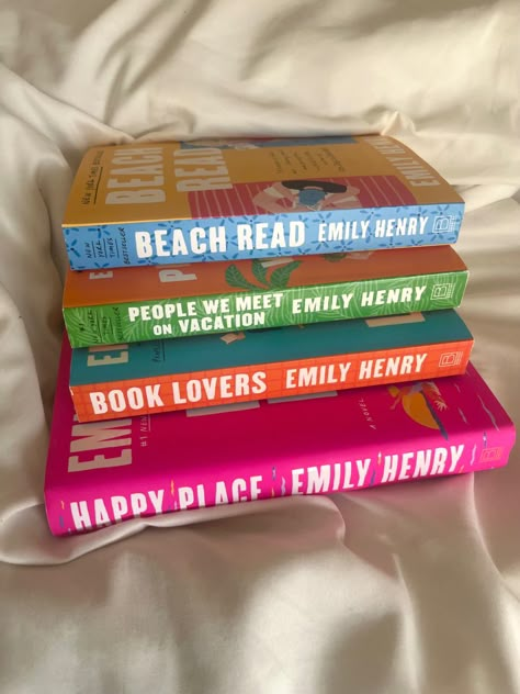 Summer Love Books, People We Meet On Vacation Aesthetic Book, Vacation Books To Read, Books To Read This Summer, People We Meet On Vacation Book, Beach Read Book, Happy Place Book, Books Summer, Books For Summer