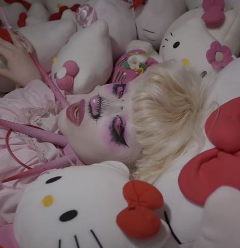 Jazmin Bean Hello Kitty Music Video, Jazmin Bean Hello Kitty, Jazmin Bean Icon, Melanie Wallpaper, Jazmin Bean Aesthetic, Jazmine Bean, Jazmin Bean, Bean Sprouts, Music Artists