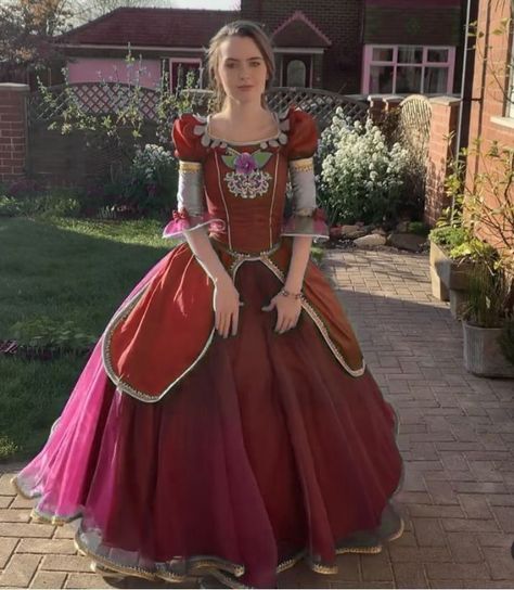 Barbie 12 Dancing Princesses Dress, Barbie Movie Cosplay, Barbie Movie Dresses Real Life, Barbie Dresses In Real Life, Victorian Dress Gown, Barbie Cosplay, Barbie 12 Dancing Princesses, Dancing Princess, Elven Dress