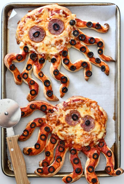 Turn ordinary pizza into an ocean-themed dinner with Octopus Pizzas. Your kids will have so much fun ripping off the pizza crust tentacles! #kiddinners #funfood #funfoodforkids Octopus Snacks For Kids, Kids Pizza Ideas, Fun Kid Meals, Pizza Ideas Creative, Fun Pizza Ideas, Octopus Pizza, Sea Themed Food, Pizza For Kids, Birthday Pizza