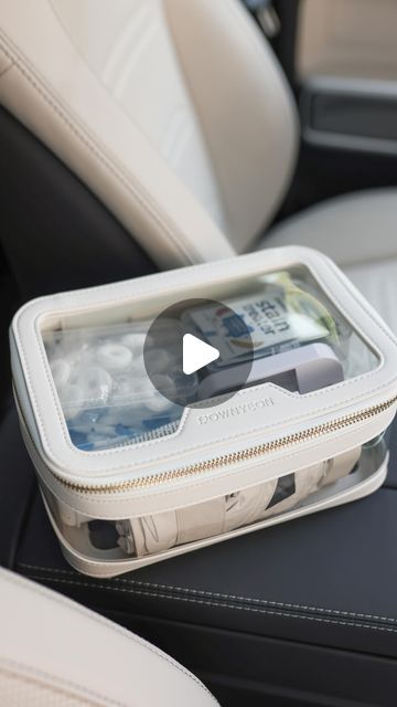 Teresa Laura Caruso on Instagram: "Comment “car pouch” & I’ll send you the details or link in bio! 🤍 This is the ultimate car essentials pouch packed with every thing you could possibly need while on the go!   #amazonfinds #amazonfavorites #amazonmusthaves #amazoninfluencer #founditonamazon #amazonfinds2024 #amazontravel #asmrsounds amazon car must haves, Amazon car finds, amazon car pouch, car essentials for girls, car emergency kit, restock with me, restock my car, car favorites, Amazon organization, car organization, car organization ideas" Car Trunk Organization Diy, Car Necessities For Women List, Car Toiletry Bag, Restock My Car With Me, Mom Car Organization, Car Emergency Kit For Women, Car Bag Essentials, Car Restock, Car Kit Essentials