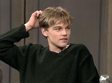 90s Haircut Men Short, Mens Blonde Hairstyles Short, Leonardo Dicaprio 90s Hair, Low Taper Long Hair, 90s Undercut Men, Leonardo Dicaprio Short Hair, Haircut 90s, 90s Leonardo Dicaprio Hair, 90s Fringe