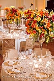 #PARTY #COPACABANAPALACEHOTEL Red Table Decorations, November Wedding Colors, Wedding Flowers Red, Floral Centerpieces Wedding, Orange Centerpieces, Fall Floral Centerpieces, Autumn Reception, Red Centerpieces, Red Quince