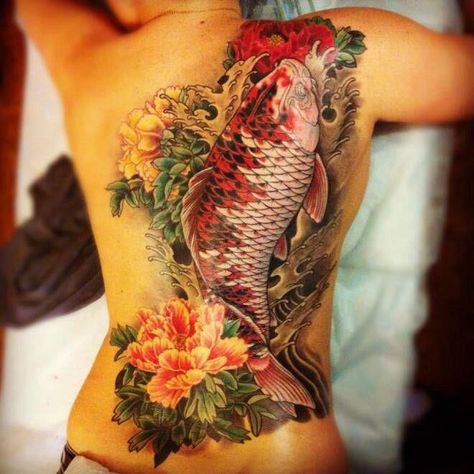 womens half back Koi fish tattoo, the colours make this extra beautiful. Dragon Tattoo Color, Koi Fish Tattoo Meaning, Coy Fish Tattoos, Koi Dragon Tattoo, Tato 3d, Japanese Koi Fish Tattoo, Koi Dragon, Koi Tattoo Design, Tattoo Color