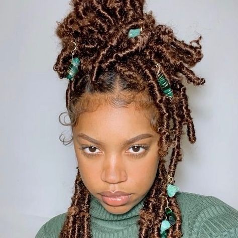 2,037 Likes, 6 Comments - MY HAIR SHOP UK (@myhairshopuk) on Instagram: “Beauts! 😍 #hairinspo” Marley Hair, Faux Locs Hairstyles, Moon Face, Trendy Hair, Locs Hairstyles, Baddie Hairstyles, Plaits, Box Braids Hairstyles, Twist Hairstyles