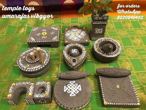 Rukhwant Ideas Indian Weddings, Antarpat Design Ideas Indian, Rukvat Decoration Ideas, Diy Golu Dolls, Bommala Koluvu, Golu Dolls, Fairy House Crafts, Diwali Decoration Items, Bridal Gift Wrapping Ideas